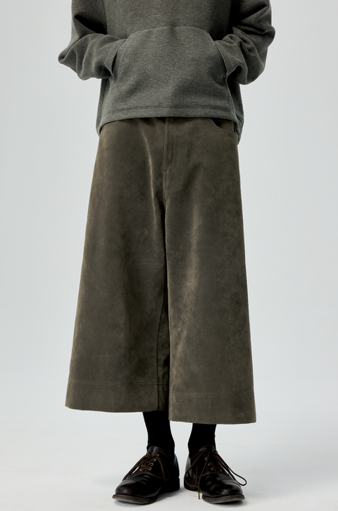 SIMPLE PROJECT SUEDE SHORTS