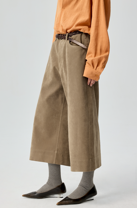 SIMPLE PROJECT SUEDE SHORTS