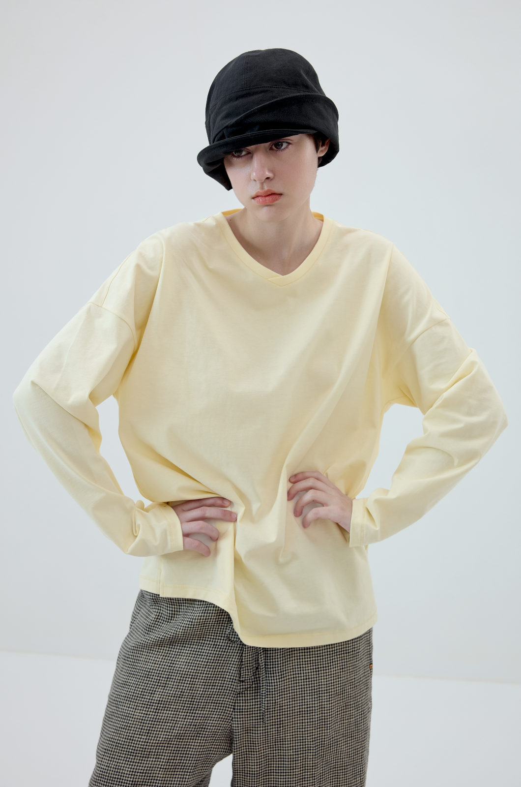 SIMPLE PROJECT V-NECK T-SHIRT – Remold Lab