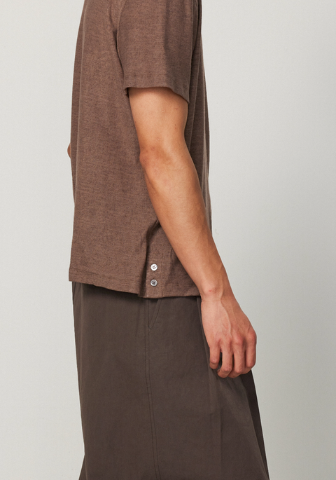 EASE EASE SIDE-BUTTON SHORT SLEEVE TOP