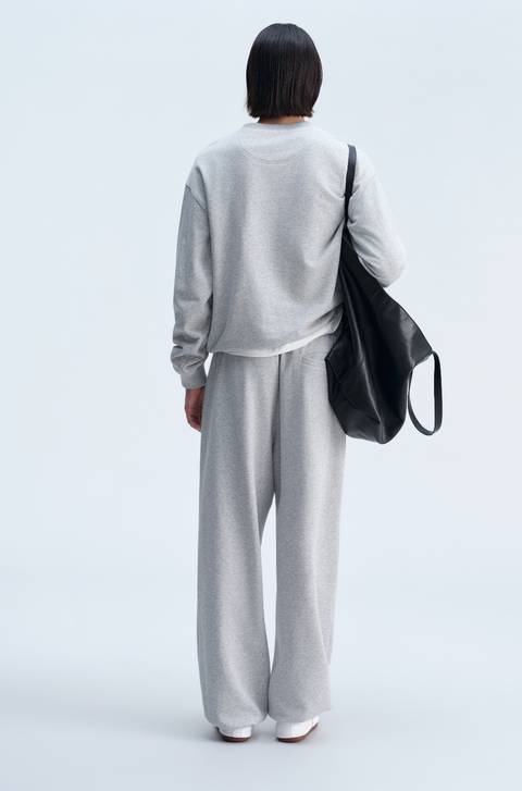 OPICLOTH V-NECK SWEATSHIRT