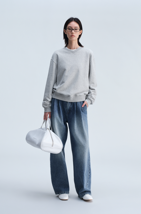 OPICLOTH V-NECK SWEATSHIRT