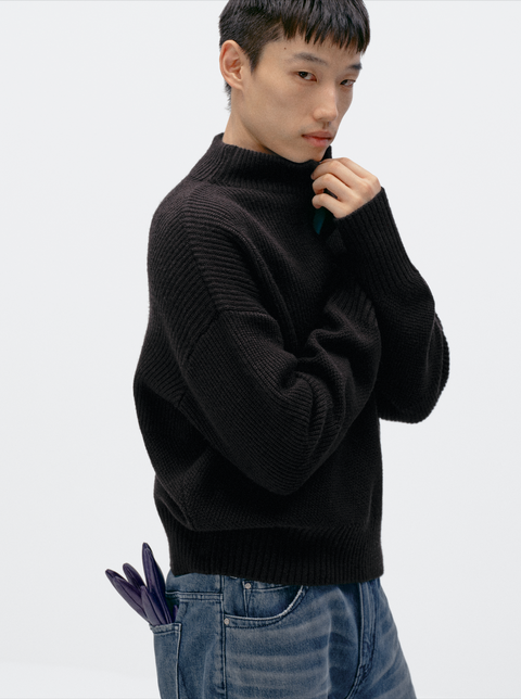 SIMPLE PROJECT V-NECK SWEATER