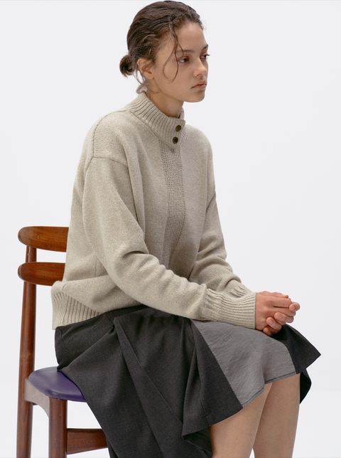 SIMPLE PROJECT MOCK-NECK SWEATER