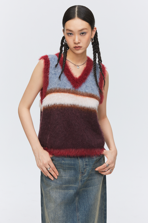 SIMPLE PROJECT RED FUZZ VEST
