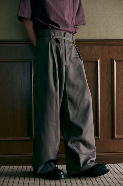 SAIRENSSEI TONAL PATTERNED PLEATED TROUSERS