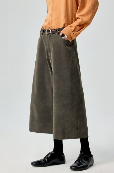 SIMPLE PROJECT SUEDE SHORTS