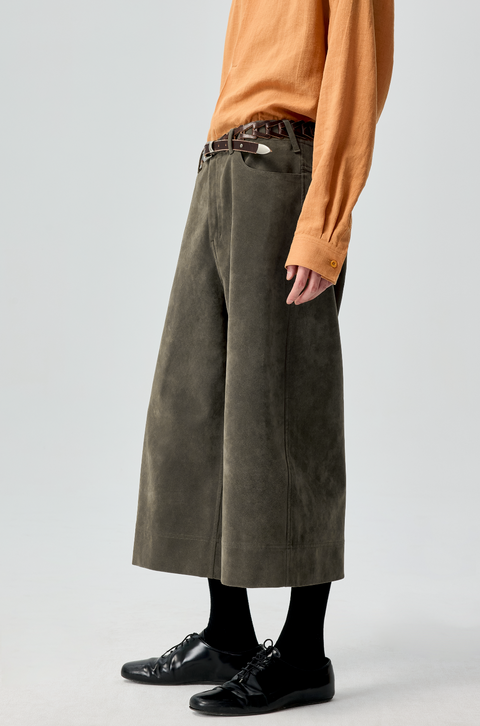 SIMPLE PROJECT SUEDE SHORTS