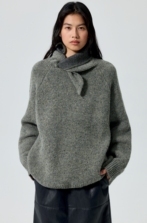 SIMPLE PROJECT KNOTTED NECK SWEATER