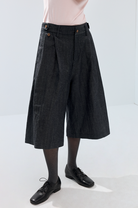 SIMPLE PROJECT SELVEDGE DENIM SHORTS