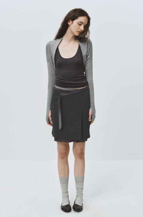 SIMPLE PROJECT BELTED PLEATED SKIRT