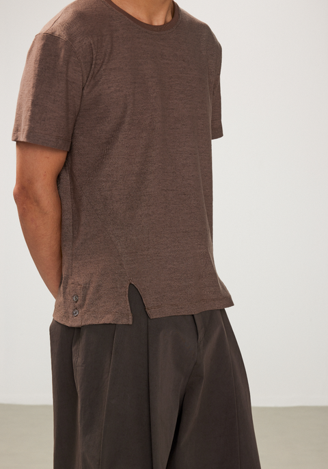 EASE EASE SIDE-BUTTON SHORT SLEEVE TOP