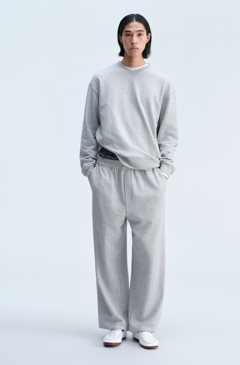OPICLOTH V-NECK SWEATSHIRT