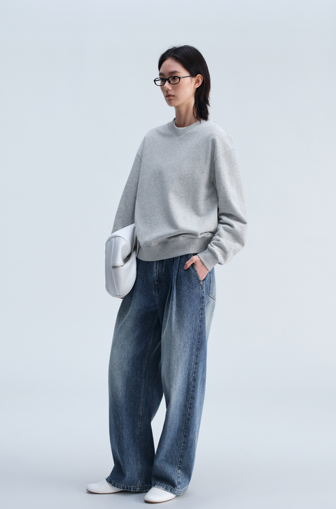 OPICLOTH V-NECK SWEATSHIRT