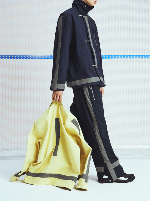 MOUNTAIN FEVER 3M REFLECTIVE CLASP SHELL JACKET