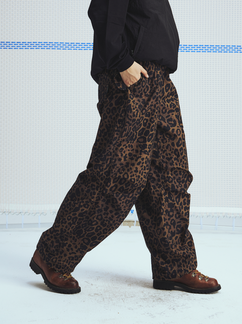 MOUNTAIN FEVER LEOPARD RIPSTOP PLEATED PARACHUTE PANTS