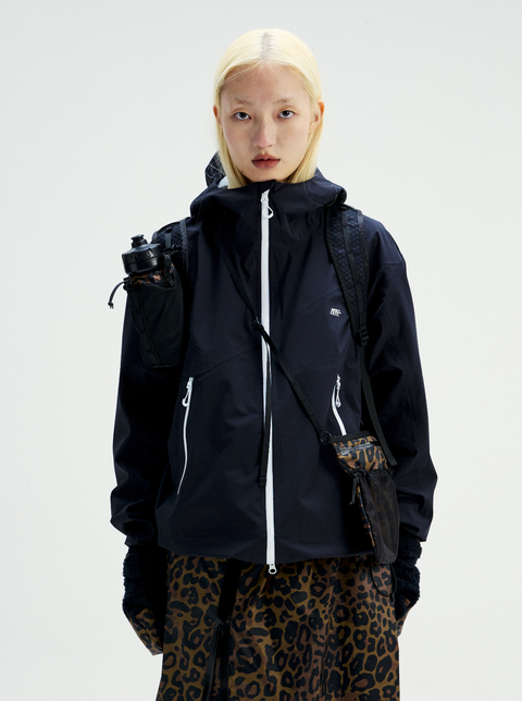 MOUNTAIN FEVER LEOPARD SILNYLON DRAWSTRING CROSSBODY BAG
