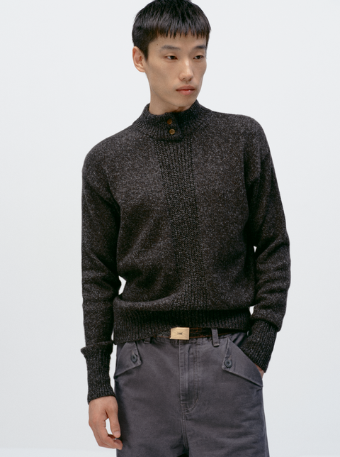 SIMPLE PROJECT MOCK-NECK SWEATER